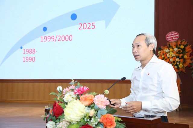 TS. Phan Đức Hiếu - Ủy vi&ecirc;n Ủy ban Kinh tế v&agrave; T&agrave;i ch&iacute;nh của Quốc hội ph&aacute;t biểu.