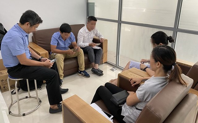 Nhiều nh&agrave; đầu tư đến B&aacute;o Thanh Ni&ecirc;n tố c&aacute;o bị lừa trong đường d&acirc;y đa cấp tiền ảo v&agrave;o cuối th&aacute;ng 6