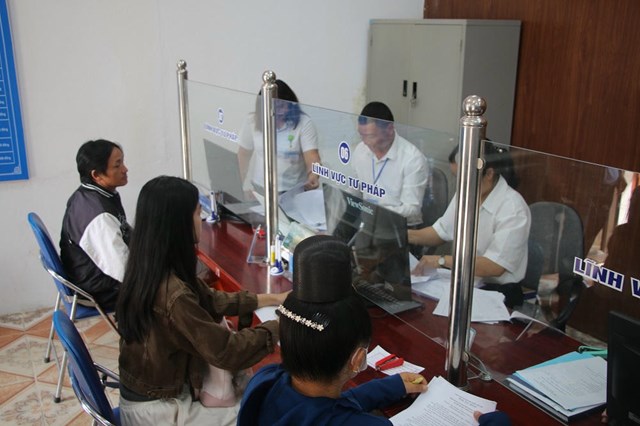 Đa số c&aacute;n bộ tư ph&aacute;p x&atilde; đều chia sẻ kh&oacute; khăn về việc vướng mắc trong sử dụng phần mềm đăng k&yacute;, quản l&yacute; hộ tịch phục vụ vận h&agrave;nh ch&iacute;nh quyền địa phương 2 cấp.