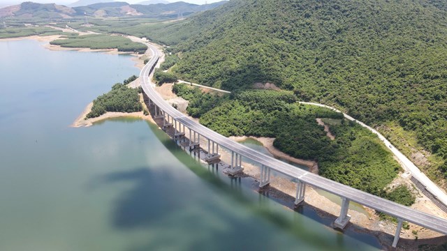 Cao tốc Vũng Áng - Bùng khởi công tháng 1/2023 với tổng vốn hơn 12.540 tỷ đồng - Ảnh: Báo Xây dựng