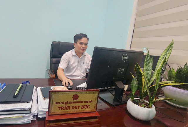 &Ocirc;ng Đức chia sẻ những kh&oacute; khăn, vướng mắc khi thực hiện thủ tục hộ tịch điện tử.