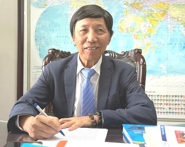 TS Phan Hữu Thắng, Chủ tịch Li&ecirc;n chi hội t&agrave;i ch&iacute;nh Khu c&ocirc;ng nghiệp (KCN) Việt Nam (VIPFA), nguy&ecirc;n Cục trưởng Cục ĐTNN, Bộ Kế hoạch v&agrave; Đầu tư (nay l&agrave; Bộ T&agrave;i ch&iacute;nh) - Ảnh : VGP/HT