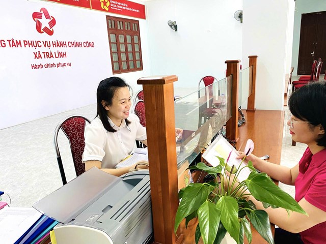 X&atilde; Bi&ecirc;n giới Tr&agrave; Lĩnh (Cao Bằng) nỗ lực th&aacute;o gỡ những vướng mắc trong lĩnh vực hộ tịch để hỗ trợ người d&acirc;n tốt nhất (Ảnh: L&ecirc; Hanh)