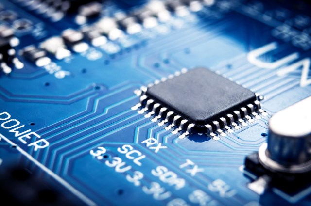 CEO Intel: &quot;Cần s&#225;p nhập doanh nghiệp trong lĩnh vực sản xuất chip để t&#225;i định h&#236;nh ng&#224;nh c&#244;ng nghiệp nặng vốn n&#224;y!&quot;  - Ảnh 3