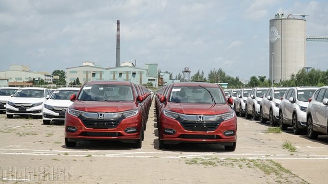 Cộng dồn từ đầu năm đến ng&agrave;y 15.8, c&oacute; tổng cộng 49.048 &ocirc; t&ocirc; nguy&ecirc;n chiếc c&aacute;c loại nhập khẩu về Việt Nam