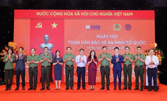 SHB được vinh danh v&igrave; đ&oacute;ng g&oacute;p trong phong tr&agrave;o to&agrave;n d&acirc;n bảo vệ an ninh Tổ quốc &nbsp;