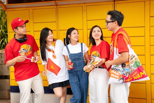 SHB mang tinh thần ‘Hạnh ph&#250;c l&#224; người Việt Nam’ v&#224;o từng m&#243;n qu&#224; tri &#226;n - Ảnh 1