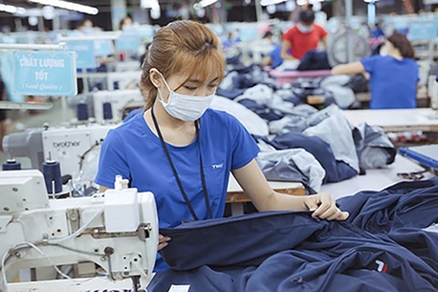 Dù luôn nằm trong nhóm ngành xuất khẩu chủ lực nhưng dệt may và da giày Việt Nam lại chưa khẳng định được vị thế trên thị trường nội địa - Ảnh minh họa
