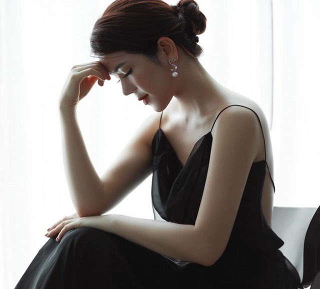 Phụ nữ lu&ocirc;n&nbsp;đối mặt t&igrave;nh trạng stress khi nội tiết tố nữ suy giảm.&nbsp;Ảnh minh họa TL