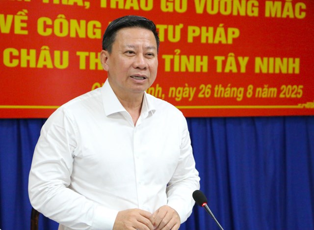 Thứ trưởng Bộ Tư ph&aacute;p Nguyễn Thanh Ngọc ph&aacute;t biểu chỉ đạo.