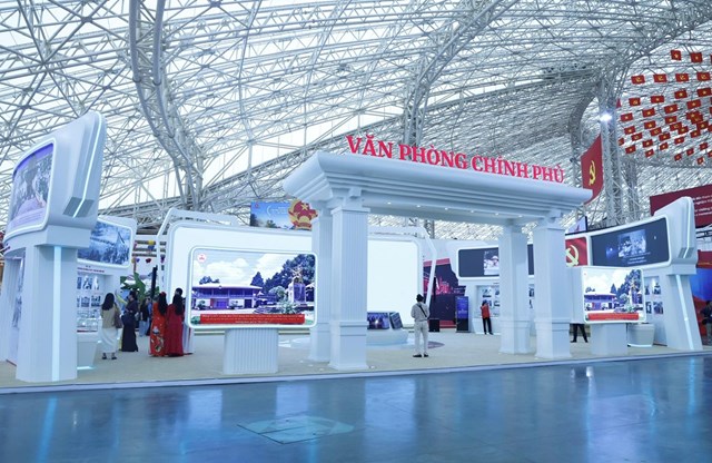 Triển l&atilde;m &lsquo;Văn ph&ograve;ng Ch&iacute;nh phủ-80 năm đồng h&agrave;nh c&ugrave;ng d&acirc;n tộc&rsquo; - Ảnh: VGP