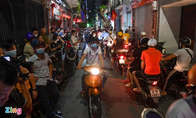 Vụ việc thu h&uacute;t sự ch&uacute; &yacute; của đ&ocirc;ng đảo người d&acirc;n