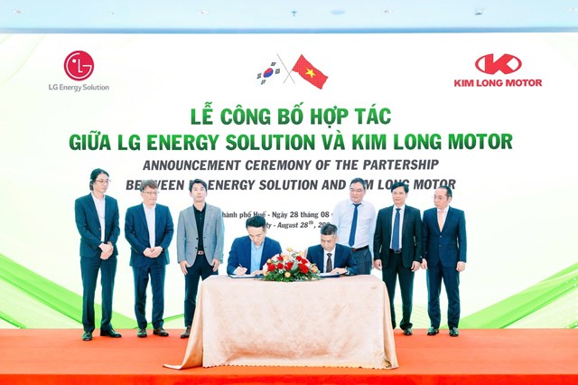 Công ty cổ phần Kim Long Motor Huế và LG Energy Solution, nhà sản xuất pin cao cấp hàng đầu thế giới cho xe điện, ký Bản ghi nhớ hợp tác về cung ứng pin