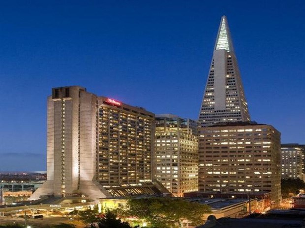 Vợ chồng H&agrave; Phương - Ch&iacute;nh Chu sống trong biệt thự to như to&agrave; l&acirc;u đ&agrave;i v&agrave; sở hữu căn penthouse ở tầng 89 v&agrave; nửa tầng 90 của t&ograve;a th&aacute;p Trump World Tower