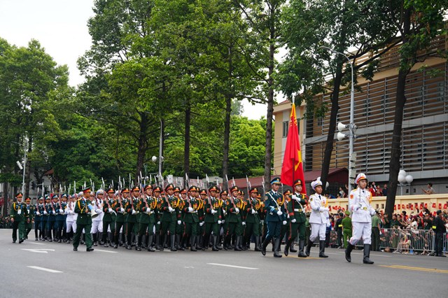 M&#227;n nh&#227;n với h&#236;nh ảnh c&#225;c khối đi bộ tại Tổng duyệt Lễ kỷ niệm, diễu binh, diễu h&#224;nh Quốc kh&#225;nh 2-9 - Ảnh 20