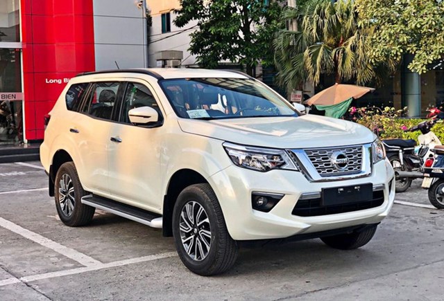 Xe Terra ở một đại l&yacute; tại H&agrave; Nội