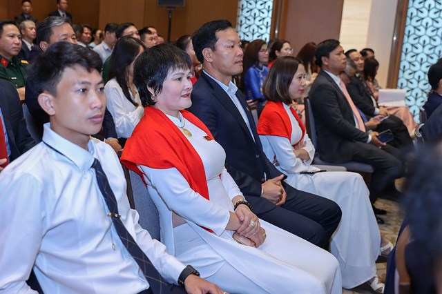 TỔNG THUẬT: Thủ tướng Ch&#237;nh phủ gặp mặt doanh nghiệp - Ảnh 1
