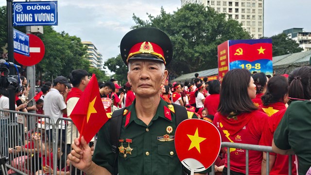 Đại lễ diễu binh, diễu h&#224;nh v&#224; đo&#224;n kết x&#227; hội - Ảnh 3