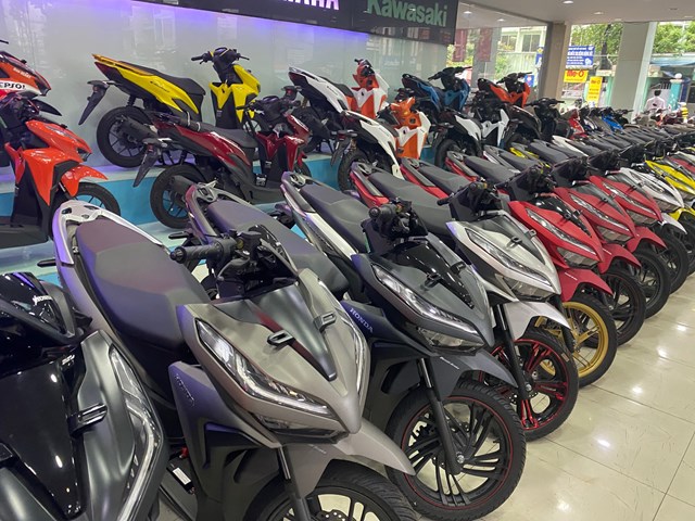 Gi&aacute; xe m&aacute;y nhập khẩu đang giảm do &iacute;t người mua
