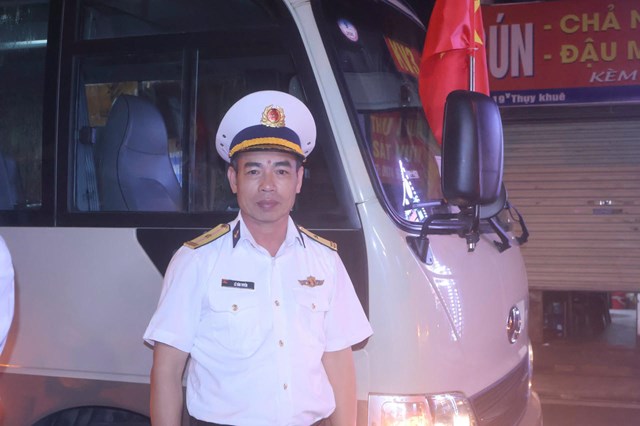 Thiếu T&aacute; L&ecirc; Văn Tuyến (Đội trưởng Đội xe Hải đo&agrave;n 128 Hải qu&acirc;n). (Ảnh: Thanh H&agrave;).
