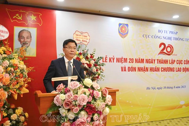 Bộ trưởng L&ecirc; Th&agrave;nh Long ph&aacute;t biểu chỉ đạo tại buổi lễ