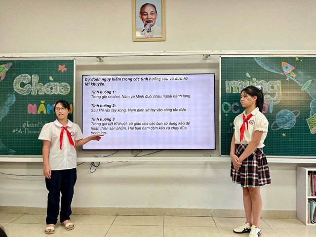 Trường Tiểu học Chu Văn An A (H&#224; Nội) khai giảng năm học mới: Viết tiếp truyền thống trong m&#249;a thu lịch sử - Ảnh 1