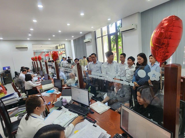 Thứ trưởng Nguyễn Thanh Tịnh kiểm tra, th&#225;o gỡ kh&#243; khăn trong lĩnh vực hộ tịch tại Đ&#224; Nẵng - Ảnh 3