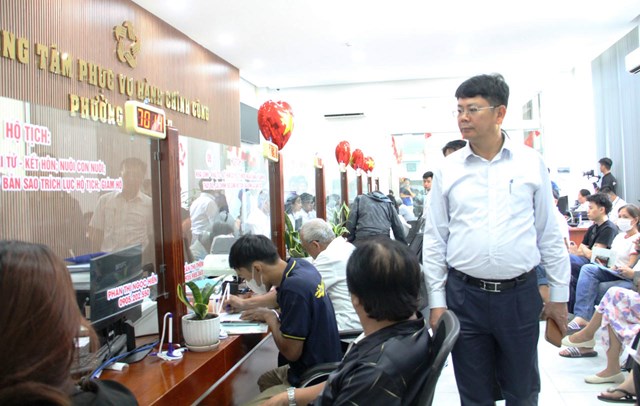 Thứ trưởng Nguyễn Thanh Tịnh kiểm tra, th&#225;o gỡ kh&#243; khăn trong lĩnh vực hộ tịch tại Đ&#224; Nẵng - Ảnh 1