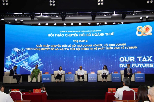 Tọa đàm chuyên đề: Giải pháp chuyển đổi số hỗ trợ doanh nghiệp, hộ kinh doanh theo Nghị quyết số 68-NQ/TW của Bộ Chính trị về phát triển kinh tế tư nhân - Ảnh: VGP/HT