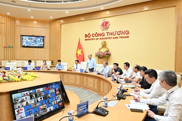 Đại diện c&aacute;c vụ, cục, đơn vị của Bộ C&ocirc;ng Thương tham dự hội nghị