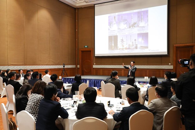 C&aacute;c chương tr&igrave;nh đ&agrave;o tạo d&agrave;nh cho L&atilde;nh đạo v&agrave; CBNV thường xuy&ecirc;n được Văn Ph&uacute; - Invest tổ chức &nbsp;