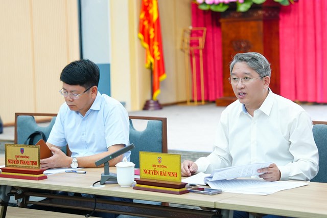Bộ trưởng Nguyễn Hải Ninh kết luận cuộc họp.