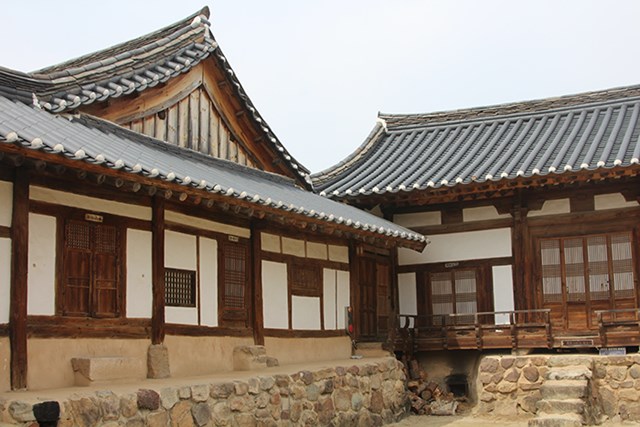 Ng&ocirc;i nh&agrave; cổ Yangjindang của chủ họ Ryu Un-ryong.