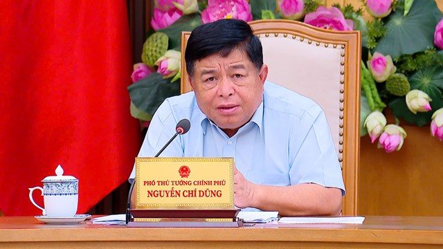 Phó Thủ tướng Nguyễn Chí Dũng nhấn mạnh, việc xây dựng nghị quyết phát triển kinh tế Nhà nước phải bảo đảm tiến độ và chất lượng; giải quyết được những vấn đề lớn, cốt lõi, chiến lược, làm định hướng của sự phát triển của doanh nghiệp Nhà nước và sự bứt phá của các ngành - Ảnh: VGP/Thu Sa