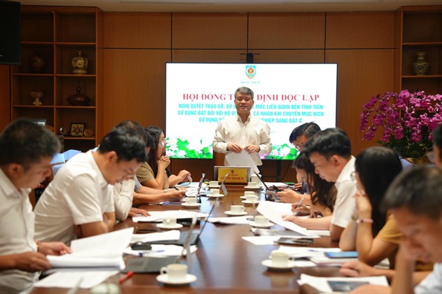 Thứ trưởng Bộ Tư pháp Nguyễn Thanh Tú chủ trì cuộc họp.