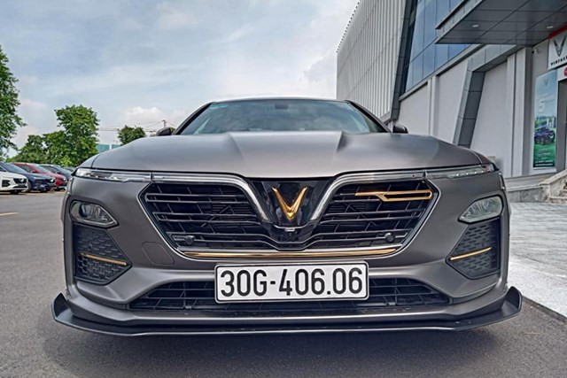 VinFast Lux A2.0 đầu ti&#234;n tại Việt Nam độ th&#226;n rộng, hạ gầm như si&#234;u xe - Ảnh 3