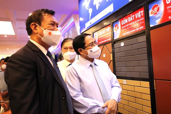 Gốm Đất Việt tham dự “Hội nghị Đội ngũ Tri thức Khoa học v&#224; C&#244;ng nghệ Việt Nam triển khai thực hiện Nghị quyết Đại hội lần thứ XIII của Đảng” - Ảnh 1