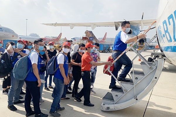 Kh&aacute;ch đi tour C&ocirc;n Đảo của C&ocirc;ng ty TST Tourist từ ng&agrave;y 11 đến ng&agrave;y 13-9 vừa qua. Ảnh: Minh Mẫn
