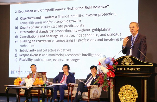 &Ocirc;ng Olivier Vigna - Ph&oacute; Tổng Gi&aacute;m đốc Điều h&agrave;nh, Bộ phận Vận động v&agrave; Quan hệ C&ocirc;ng ch&uacute;ng Paris Europlace.
