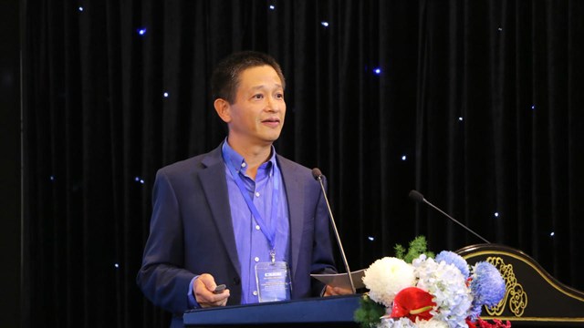Luật sư Trần Anh Đức - C&ocirc;ng ty TNHH Allen Overy Shearman Sterling (Việt Nam) ph&aacute;t biểu tại Hội thảo.