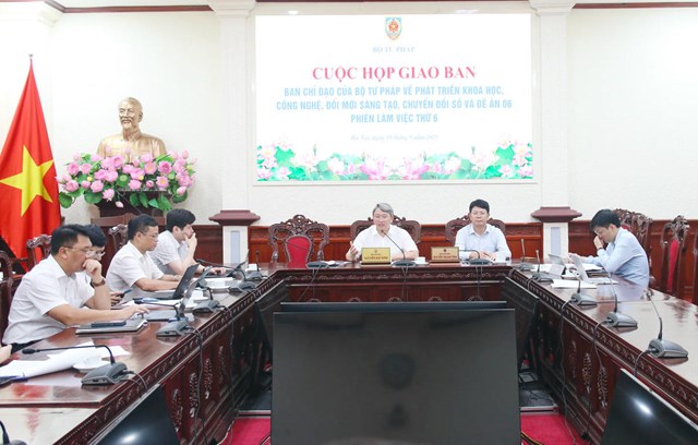 Toàn cảnh cuộc họp.