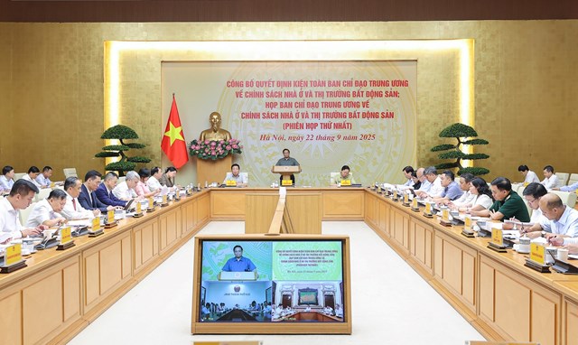 Hội nghị công bố quyết định kiện toàn Ban Chỉ đạo Trung ương về chính sách nhà ở và thị trường bất động sản Ảnh: VGP/Nhật Bắc