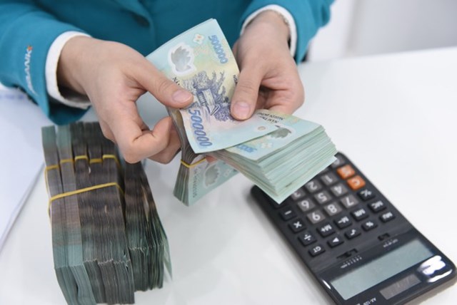 L&#227;i vay vẫn giảm nhỏ giọt - Ảnh 1