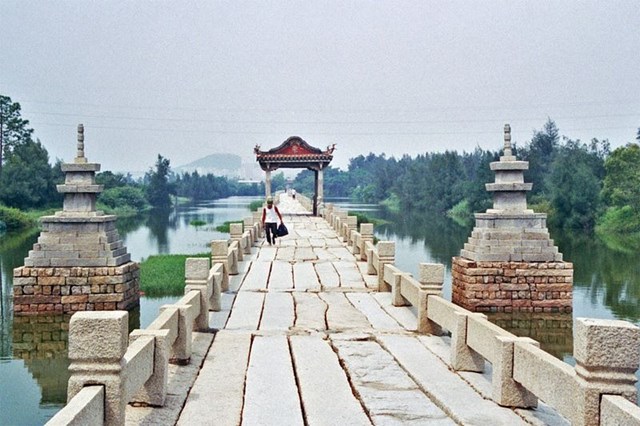 Cầu đ&aacute; An B&igrave;nh, Ph&uacute;c Ch&acirc;u