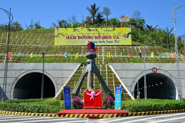 Đ&#232;o Cả (HHV) &#39;nặng nợ&#39;: Thế chấp ng&#226;n h&#224;ng bằng quyền thu ph&#237; dự &#225;n BOT thậm ch&#237; cả... c&#224; vẹt xe &#244; t&#244; - Ảnh 1