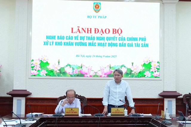 Bộ trưởng Nguyễn Hải Ninh chủ trì cuộc họp. (Ảnh: PV)