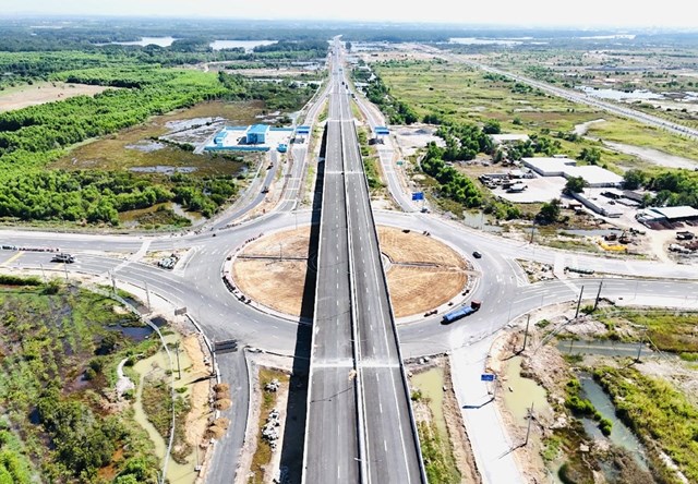Cao tốc Bến Lức - Long Thành tại nút giao quốc lộ 51, Đồng Nai đang được đẩy nhanh công tác giải phóng mặt bằng.
