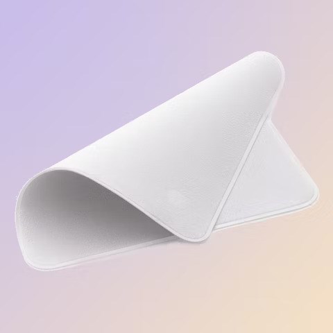 Miếng vải lau iPhone c&oacute; gi&aacute; 19 USD. &nbsp;