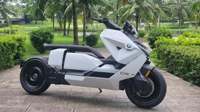 BMW CE 04 đ&atilde; được đại l&yacute; ch&agrave;o b&aacute;n. Ảnh: Tuấn Phạm &nbsp;