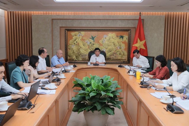 "Triển khai Nghị quyết 68 th&agrave;nh c&ocirc;ng l&agrave; khi tạo được niềm tin để doanh nghiệp y&ecirc;n t&acirc;m, mạnh dạn đầu tư", Ph&oacute; Thủ tướng nhấn mạnh v&agrave; cho rằng kh&ocirc;ng kh&iacute;, tinh thần thực hiện Nghị quyết đến thời điểm nh&igrave;n chung l&agrave; tốt, phấn khởi - Ảnh: VGP/Thu Sa